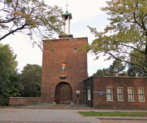 h35-poortgebouw-voormalige-sint-laurentius-begraafplaats-tegenwoordig-begraafplaats-crooswijk